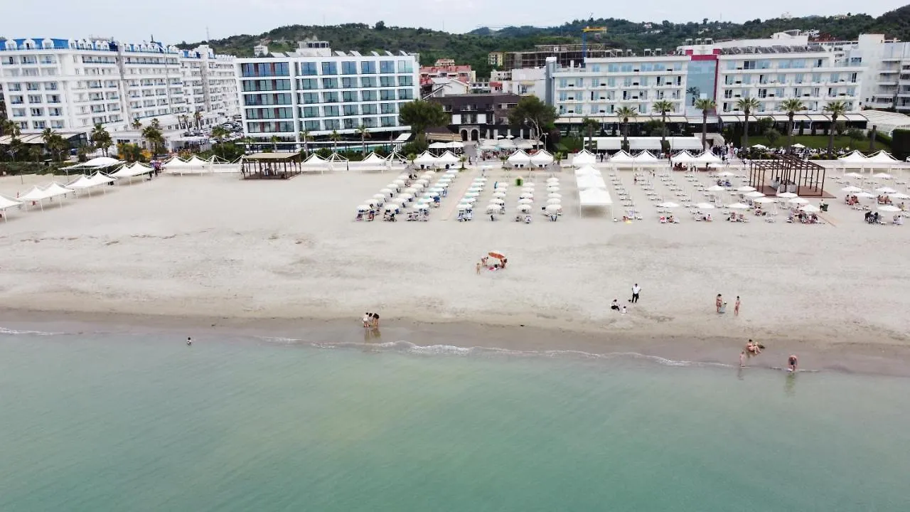 Hotel Oaz Golem