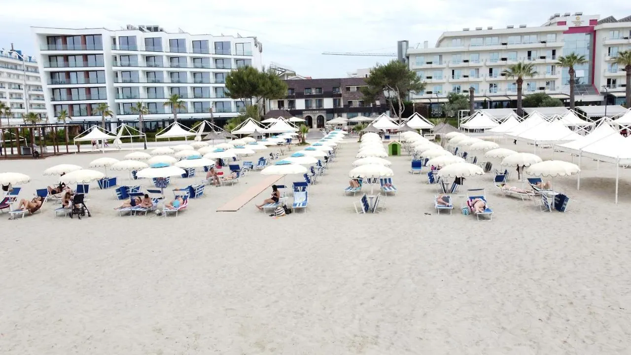 Hotel Oaz Golem