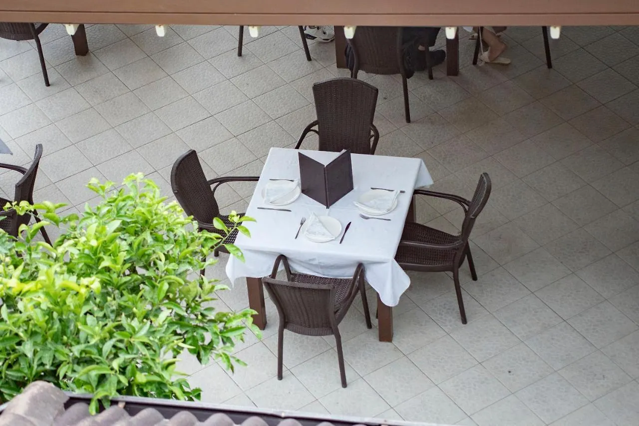 Hotel Oaz Golem