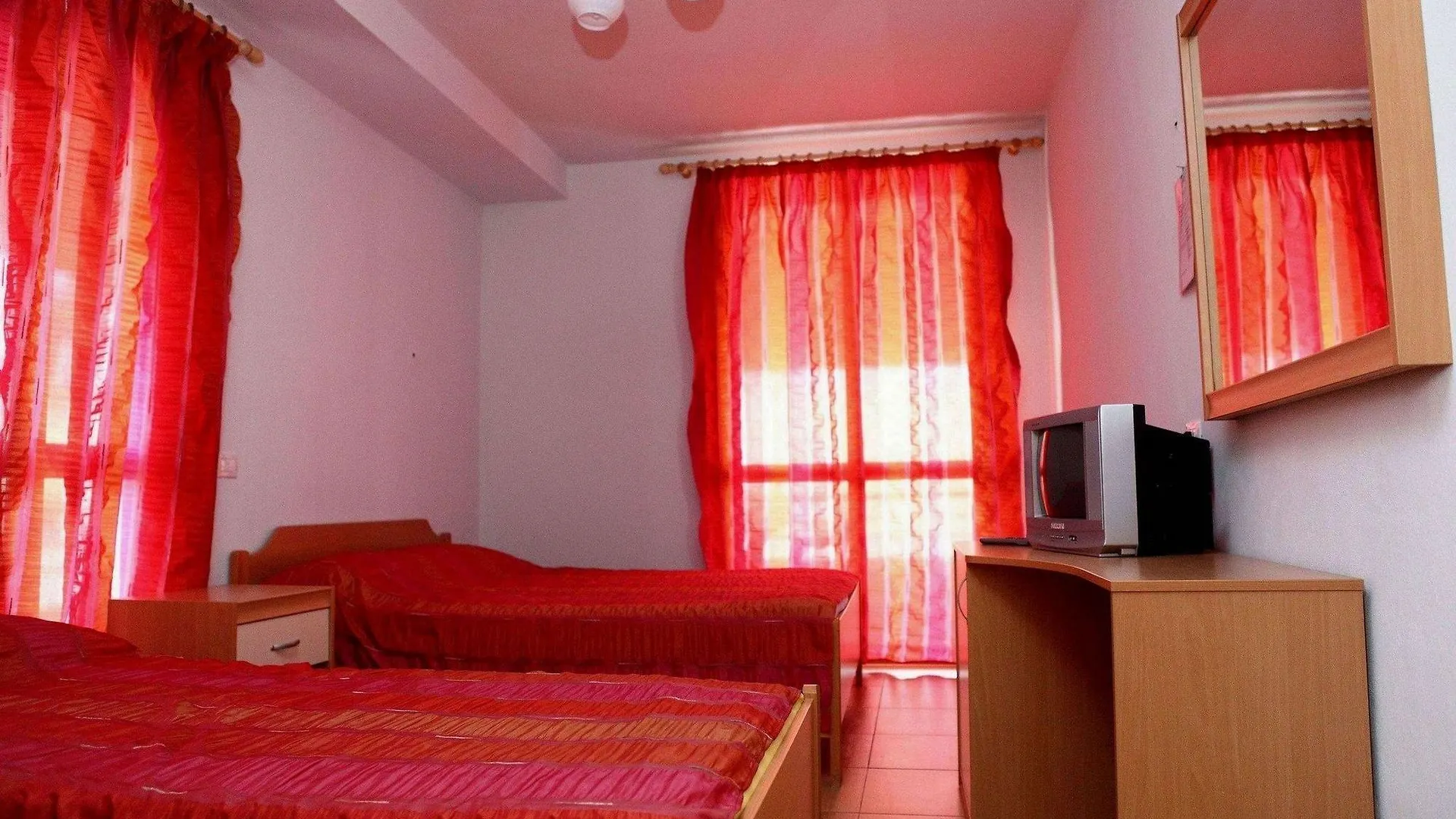 Hotel Oaz Golem   Golem (Tirana)